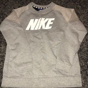Boys Nike shirt. Size youth large